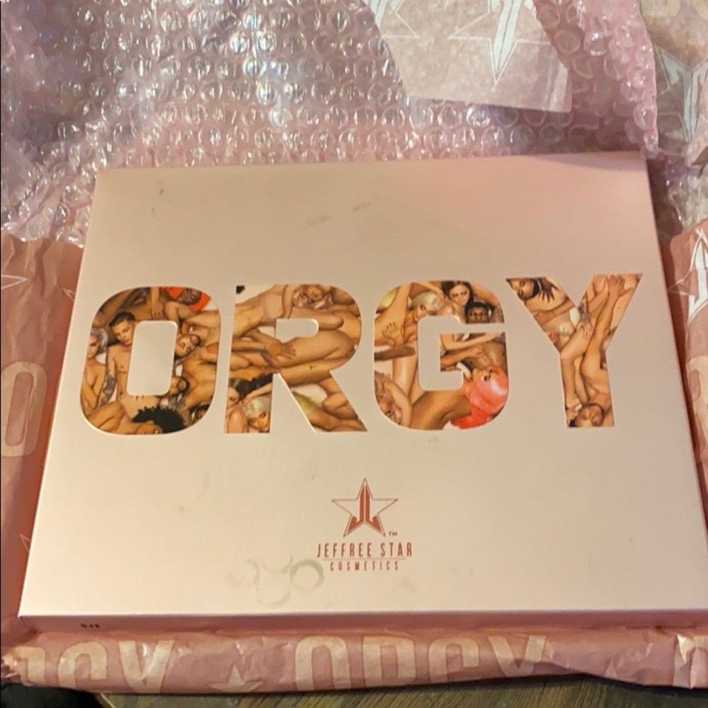 COPY - Jeffree Star Orgy Palette